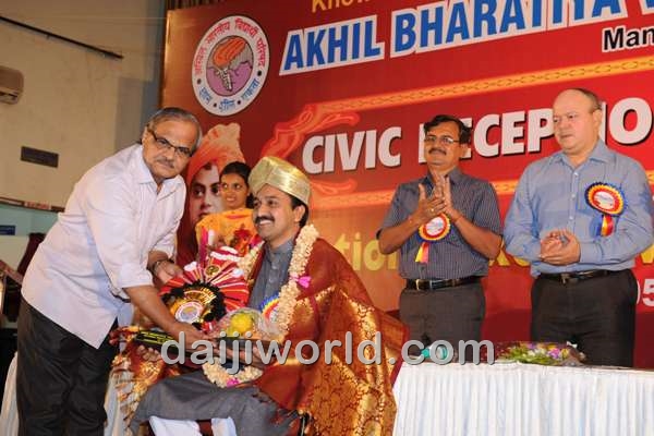  Facilitating  ABVP National General Secreatry at Civic Reception Meet. 